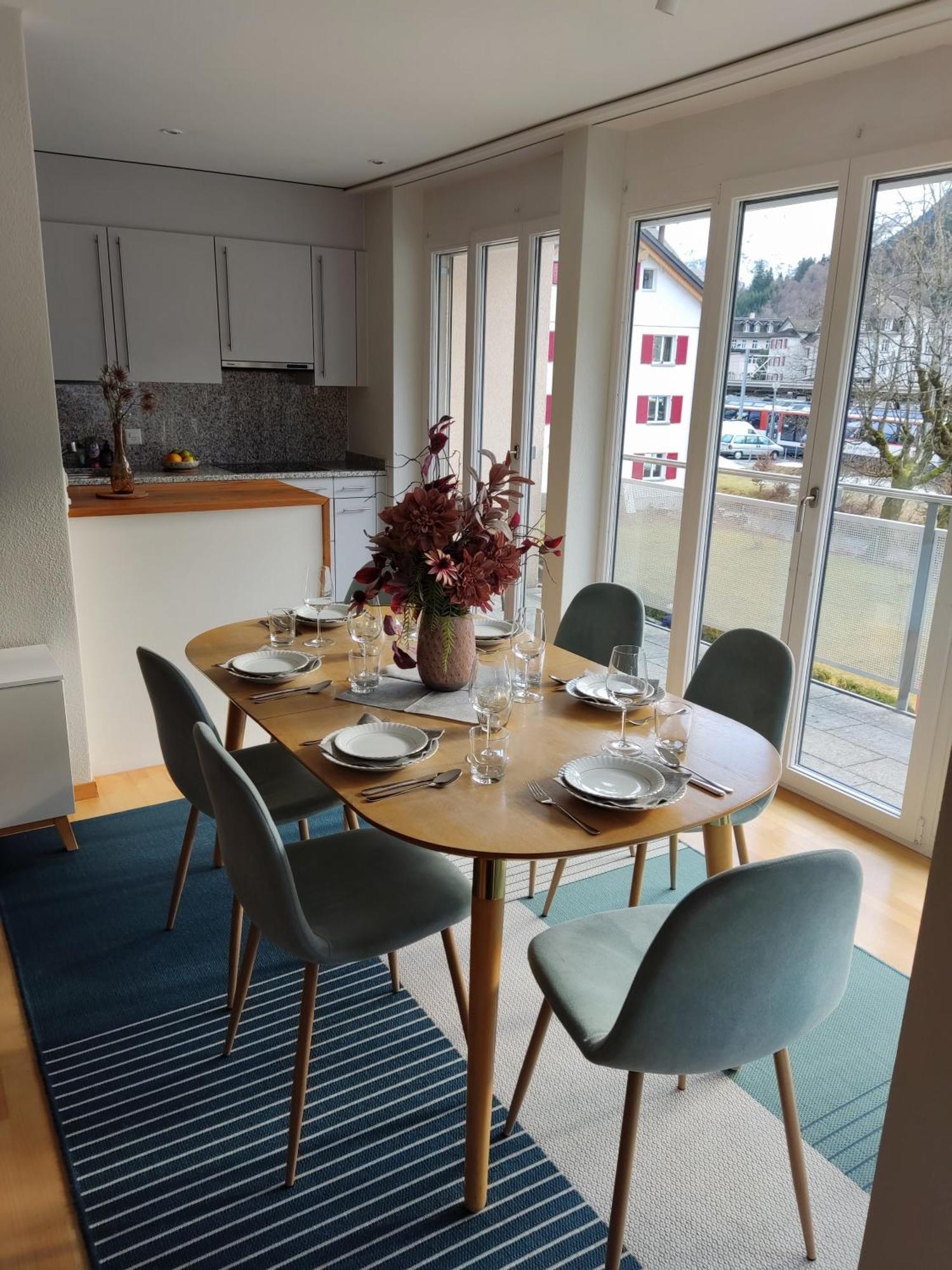 Serviced Apartment *