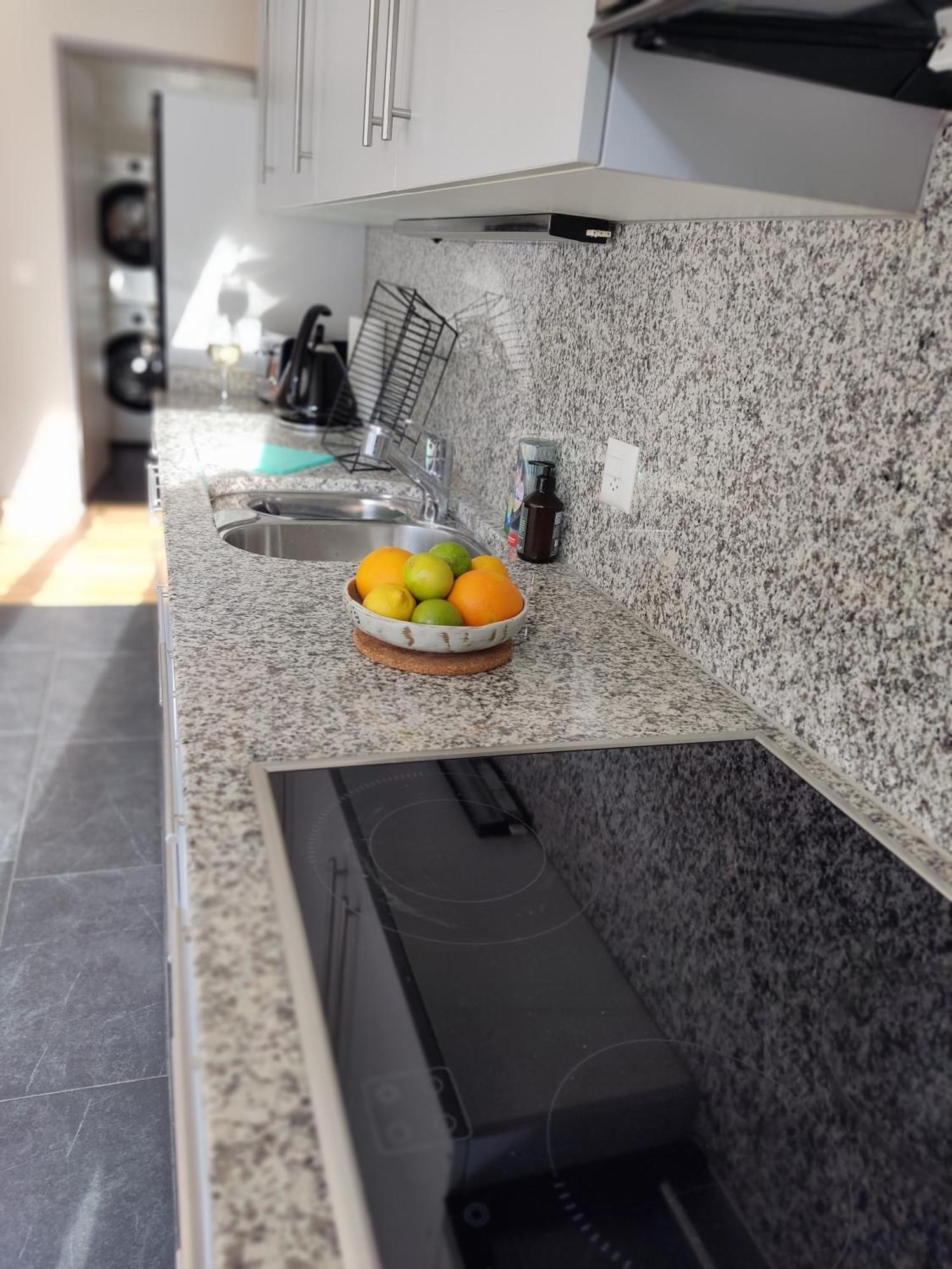 Serviced Apartment *